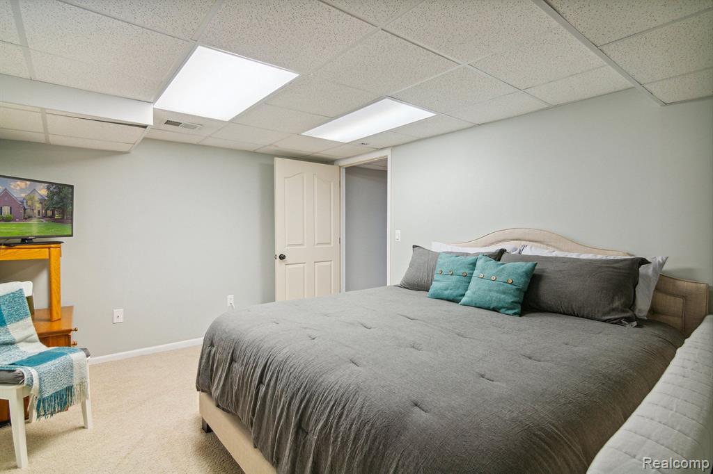 387 TORRINGTON Drive W, Canton, MI 48188 — Photo 45