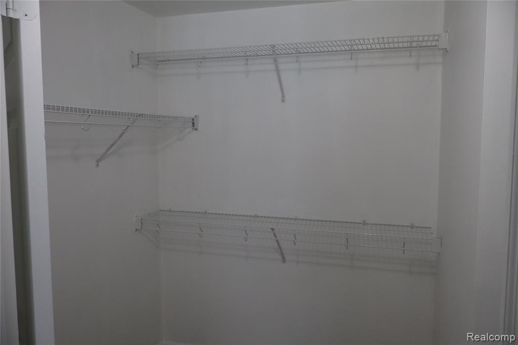 44843 MARIGOLD Drive, Sterling Heights, MI 48314 — Photo 24