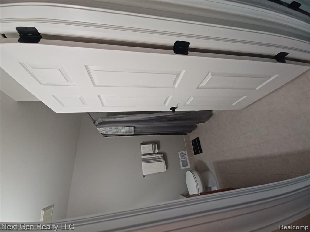 17200 Chesapeake Circle, Walled Lake, MI 48390 — Photo 23