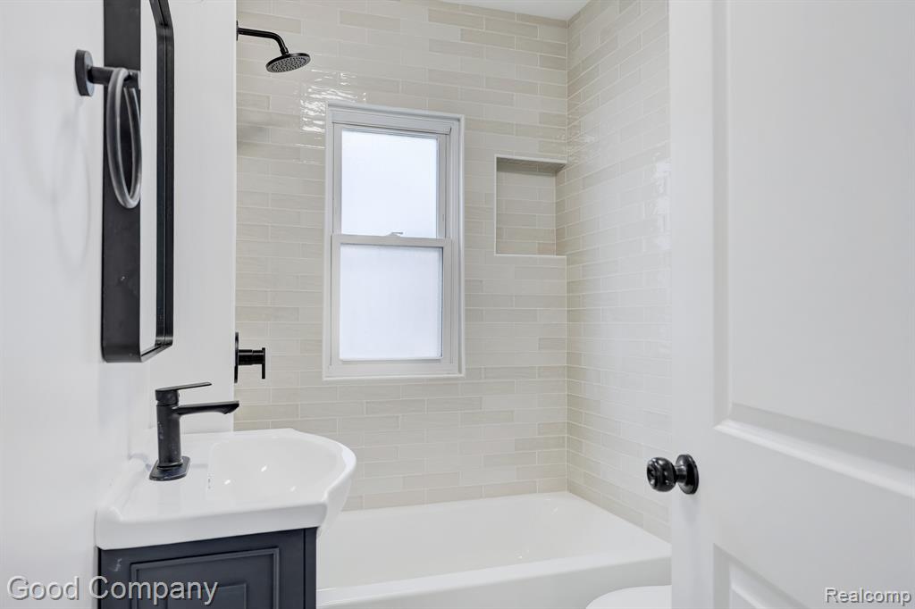 16309 Kirkshire Avenue, Beverly Hills, MI 48025 — Photo 32