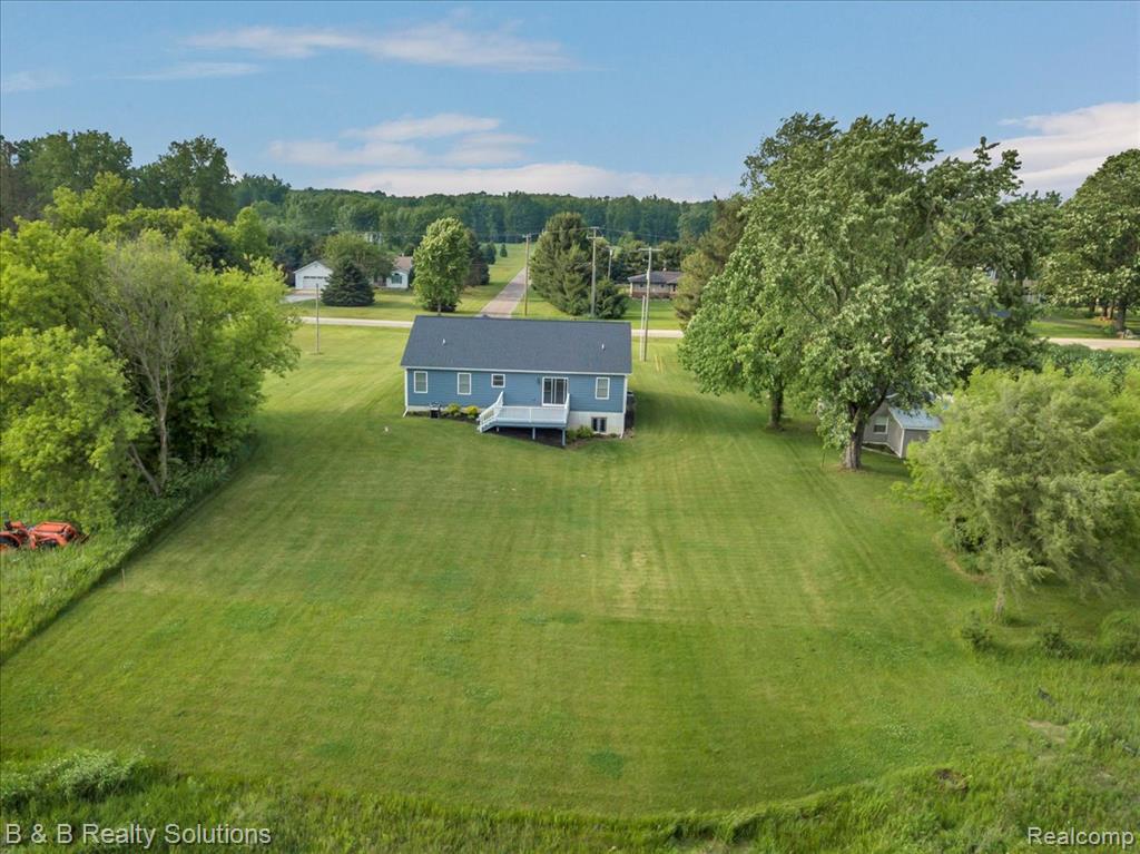 437 Angle Road, Lapeer, MI 48446 — Photo 29