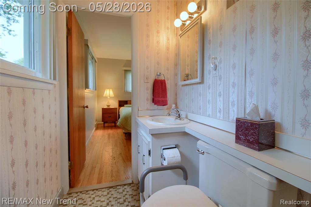 32216 Craftsbury Road, Farmington, MI 48334 — Photo 16