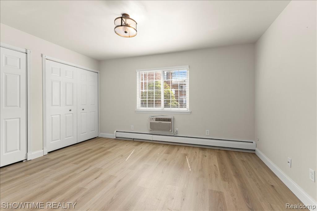 2425 Torquay Avenue, 101, Royal Oak, MI 48073 — Photo 18