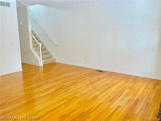 41261 N MAPLEWOOD Drive, Canton, MI 48187 — Photo 6