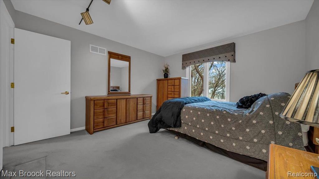 404 SHELLBOURNE Drive, Rochester Hills, MI 48309 — Photo 42