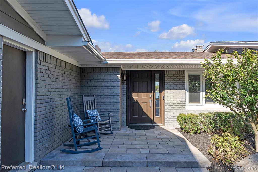 7660 Maceday Lake Road, Waterford, MI 48329 — Photo 5