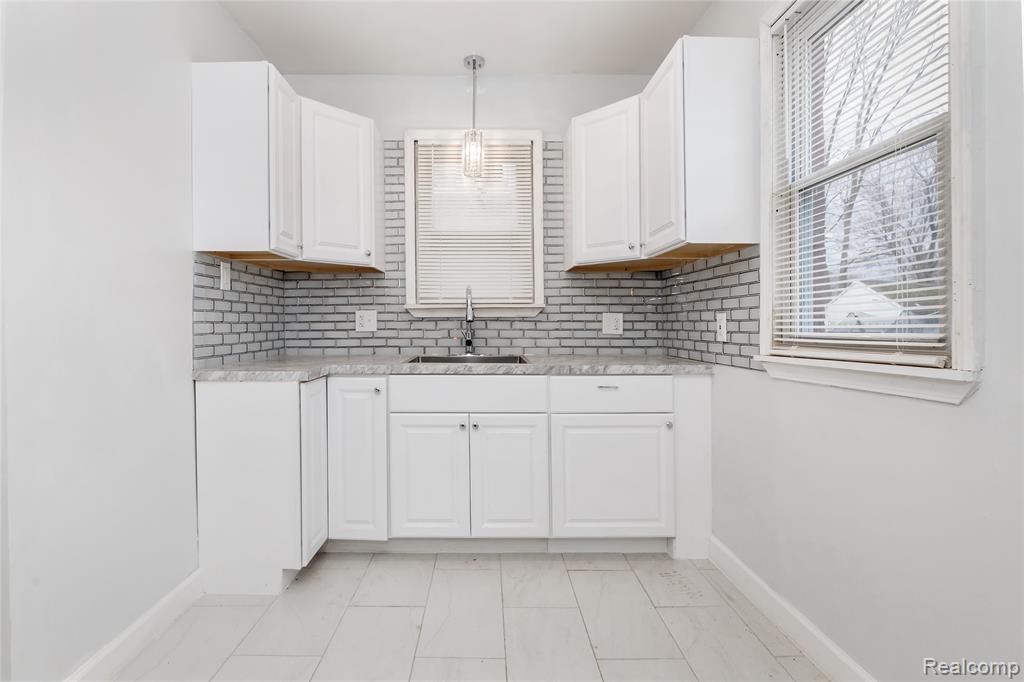 9555 Coyle Street, Detroit, MI 48227 — Photo 15