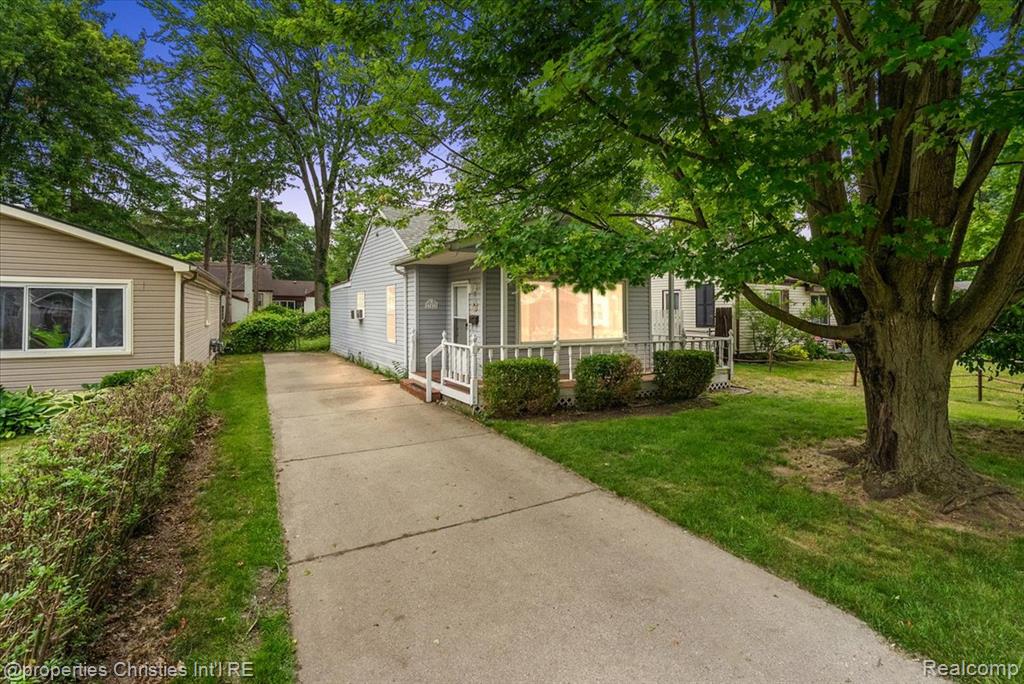 27428 Townley Street, Madison Heights, MI 48071
