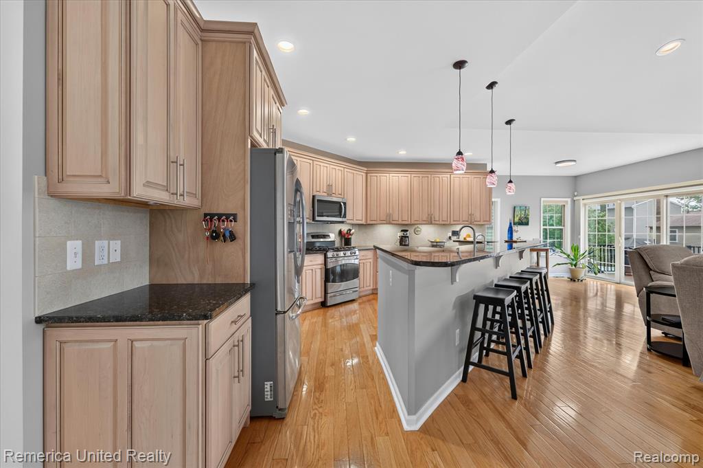 6169 Bay Court, Waterford, MI 48327 — Photo 8
