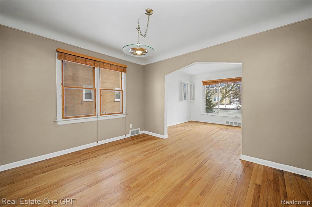 506 W 12 Mile Road, Royal Oak, MI 48073 — Photo 9