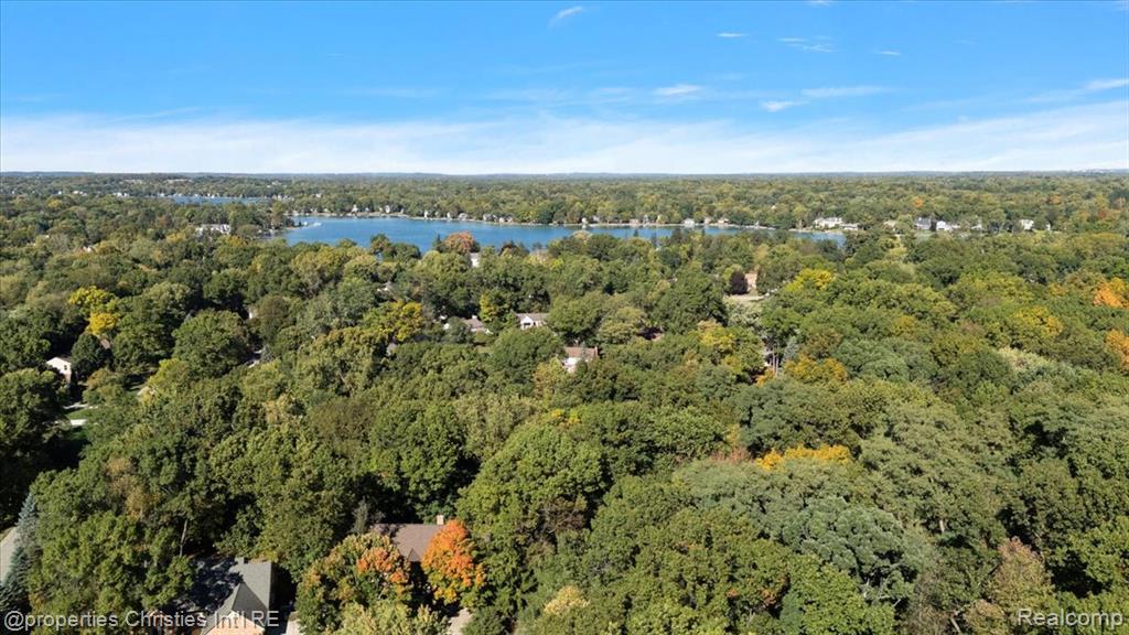 6835 High Ridge Road, West Bloomfield, MI 48324 — Photo 14