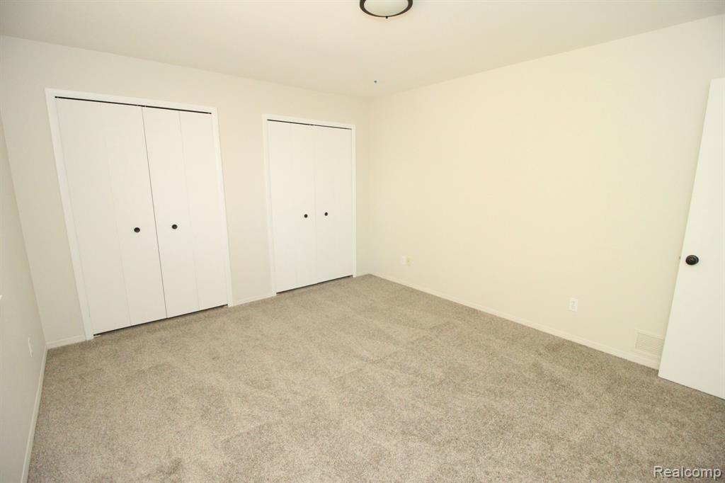 40831 HIGHPOINTE Drive, Clinton Twp, MI 48038 — Photo 29
