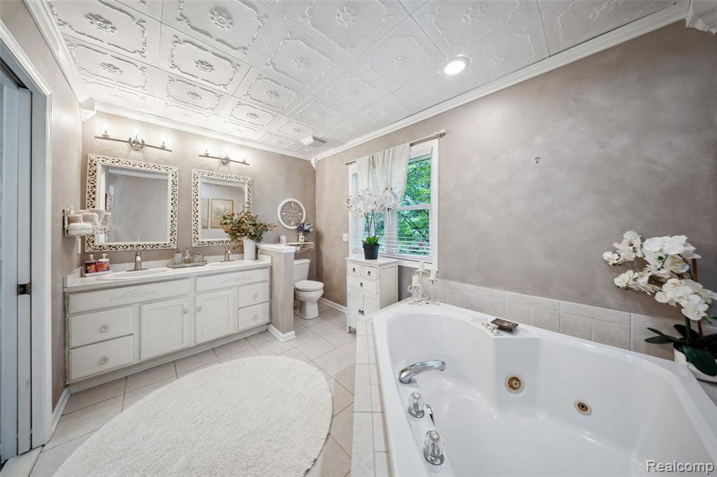 945 Gray Fox Court, Howell, MI 48843 — Photo 33