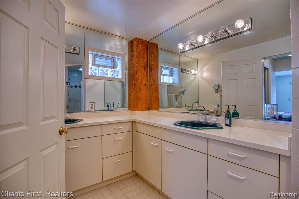 5400 RICHARDSON Road, Howell, MI 48843 — Photo 42