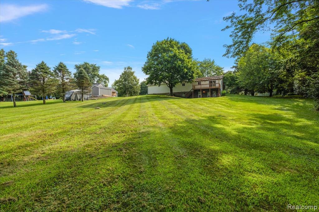 2947 SUN TERRACE Drive, Hartland, MI 48353 — Photo 52