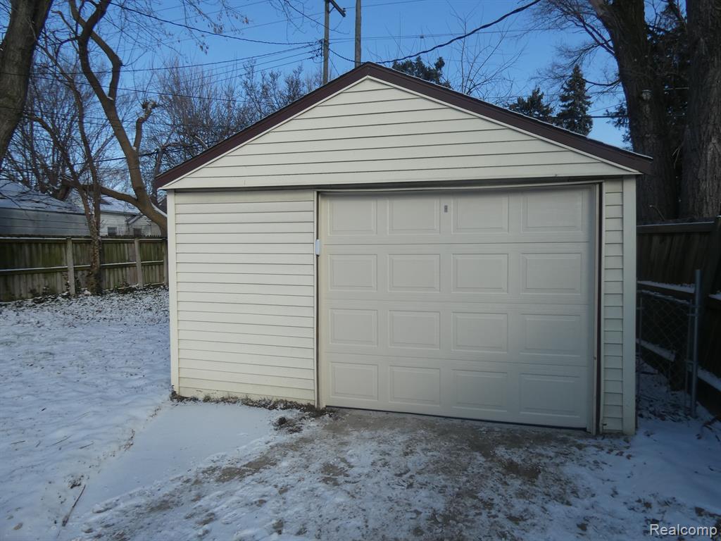 8065 PROSPECT Avenue, Warren, MI 48089 — Photo 3