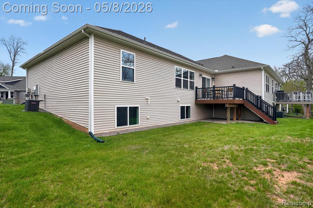 5847 Scenic Bluff Drive, 28, Brighton, MI 48116 — Photo 32