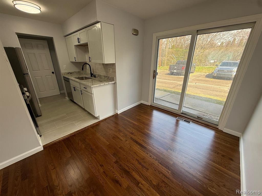 8281 BRISTOL Street, Westland, MI — Photo 5