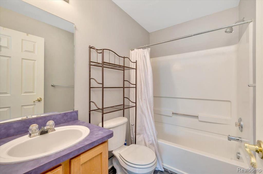 101 EMERALD CHASE Drive, Lake Orion, MI 48362 — Photo 15