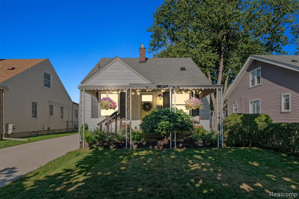 917 N Edison Avenue, Royal Oak, MI 48067 — Photo 4