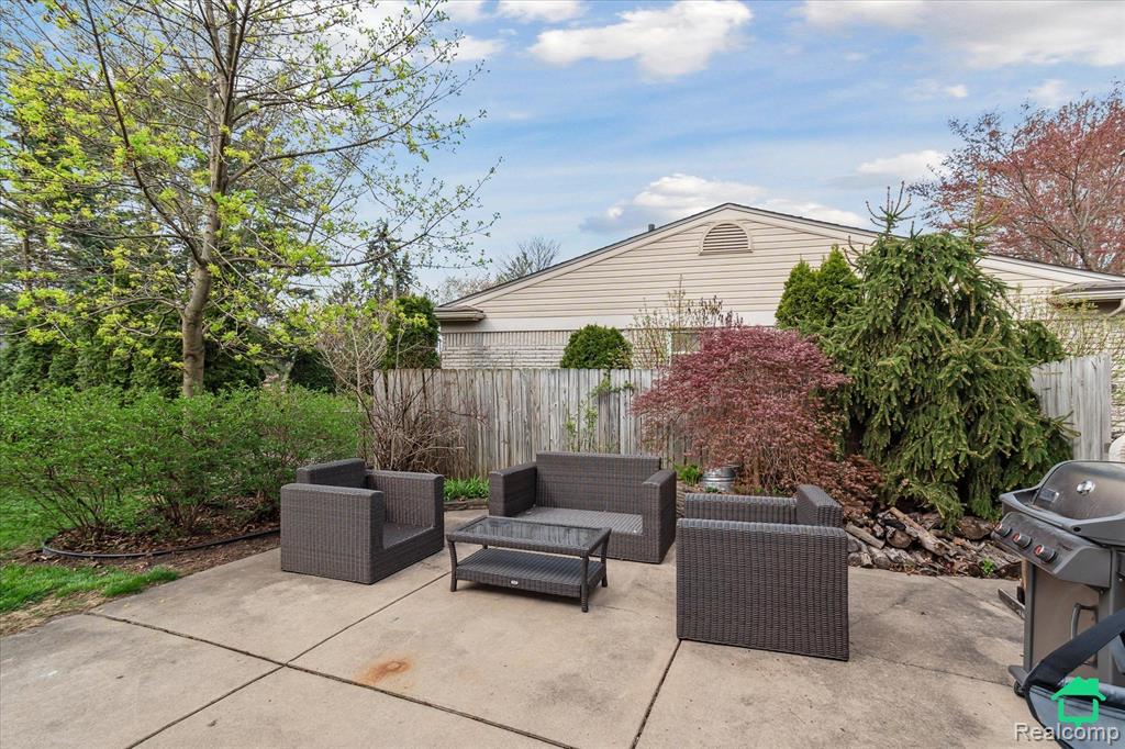 40807 Ivywood Lane, Plymouth, MI 48170 — Photo 38