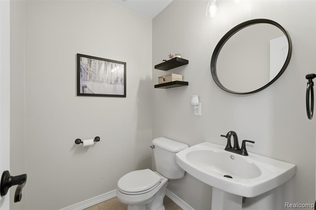 7288 Foxgate Drive, Brighton, MI 48116 — Photo 17