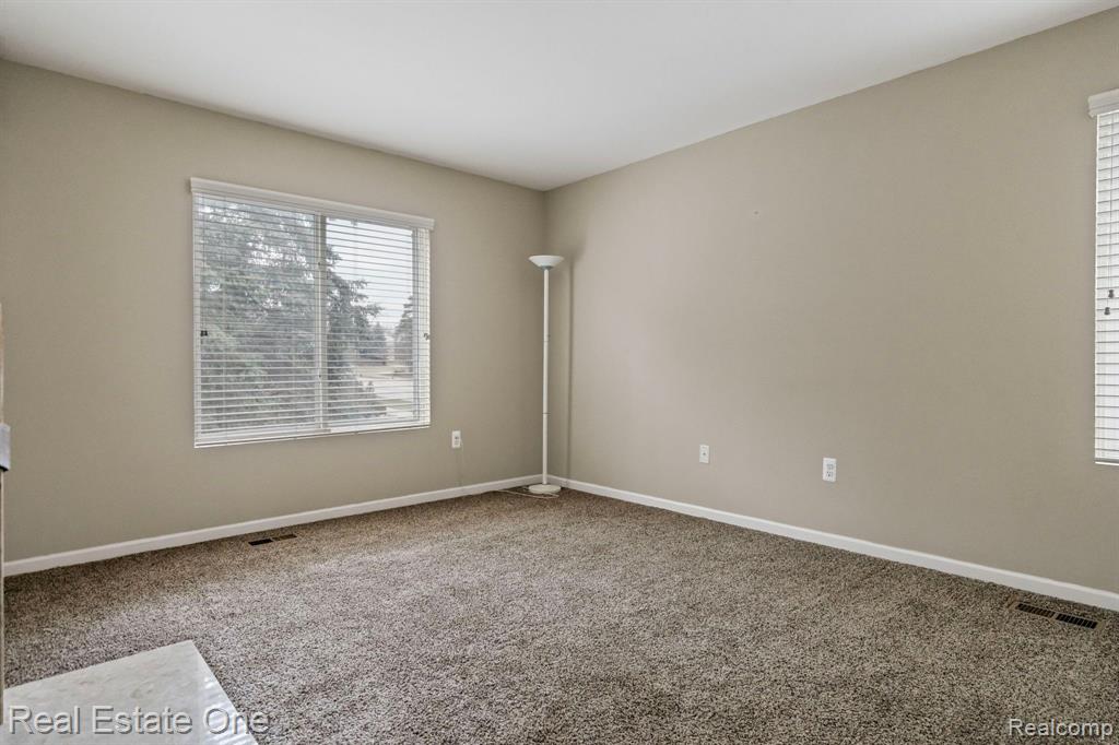 6975 EDGEWATER Drive, Troy, MI 48085 — Photo 12