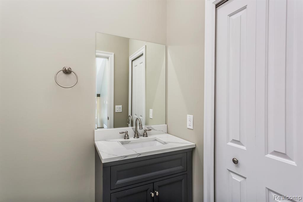 16637 Kings Fairway Lane, Grand Blanc, MI 48439 — Photo 23