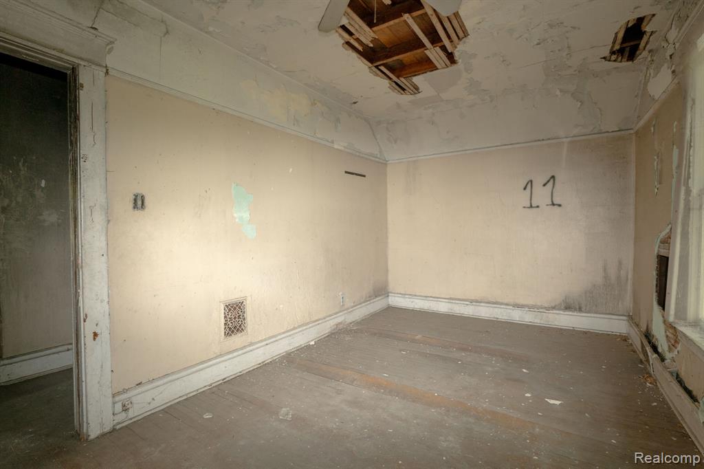 545 Rosedale Court, Detroit, MI 48202 — Photo 11
