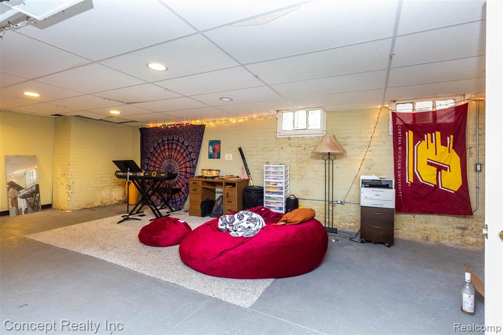 440 E FERRY Street, Detroit, MI 48202 — Photo 37