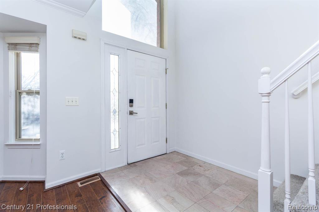 6173 ELARZ Drive, Troy, MI 48085 — Photo 5
