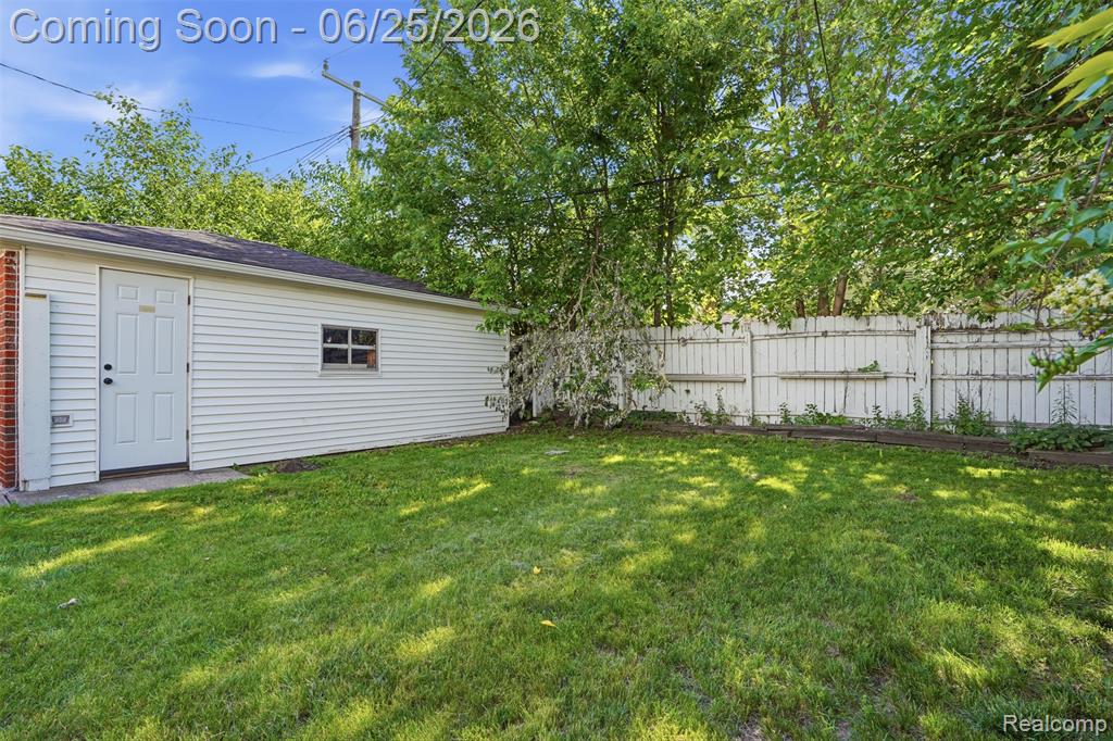 8585 Dixie Lane, Dearborn Heights, MI 48127 — Photo 37
