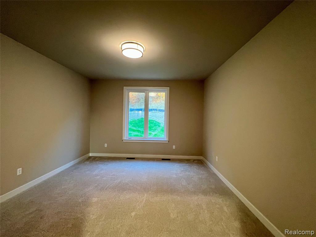 8848 Stonewall E, Clarkston, MI 48348 — Photo 35