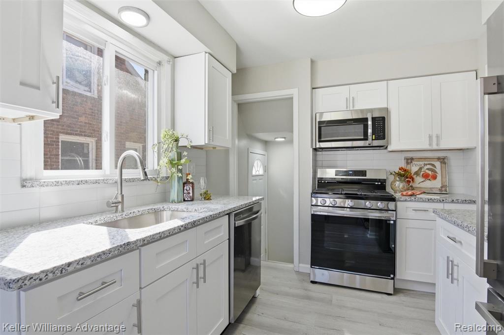 9981 Hazelton, Redford, MI 48239 — Photo 12