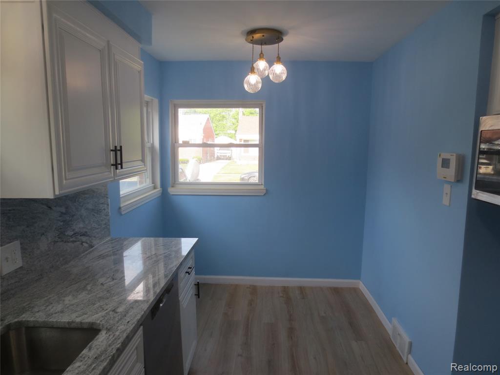 9535 Dixie, Redford, MI 48239 — Photo 7