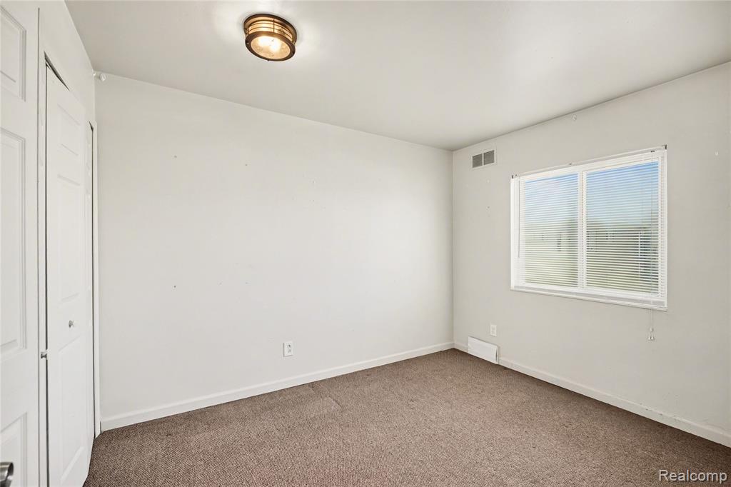 31805 Kelly Road, 25, Fraser, MI 48026 — Photo 6