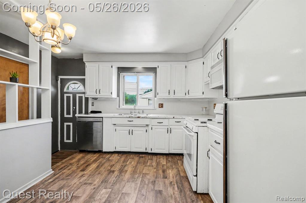 28326 Los Olas Drive, Warren, MI 48093 — Photo 8
