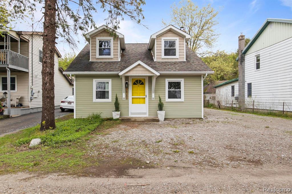 10281 GROVE Drive, Whitmore Lake, MI 48189 — Photo 2