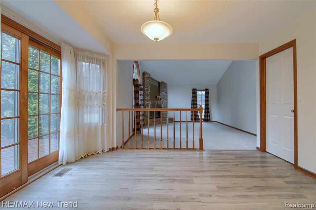 7252 STEEPLECHASE Drive, Saline, MI 48176 — Photo 10