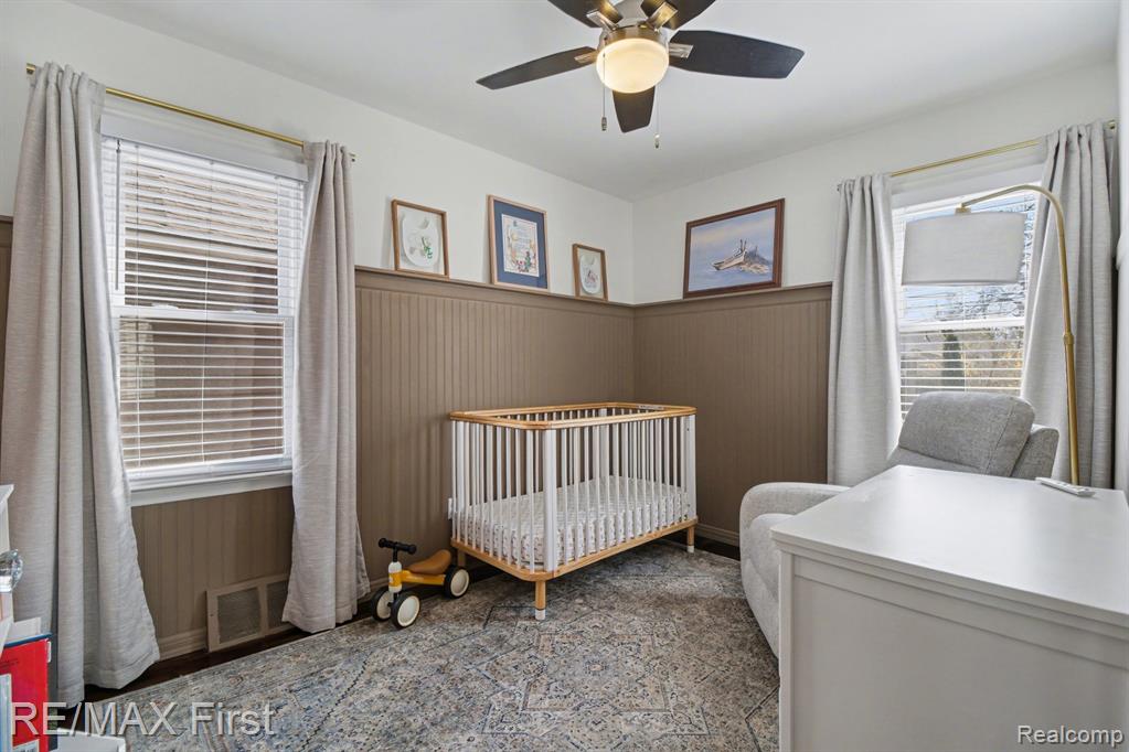 560 E Oakridge Street, Ferndale, MI 48220 — Photo 19
