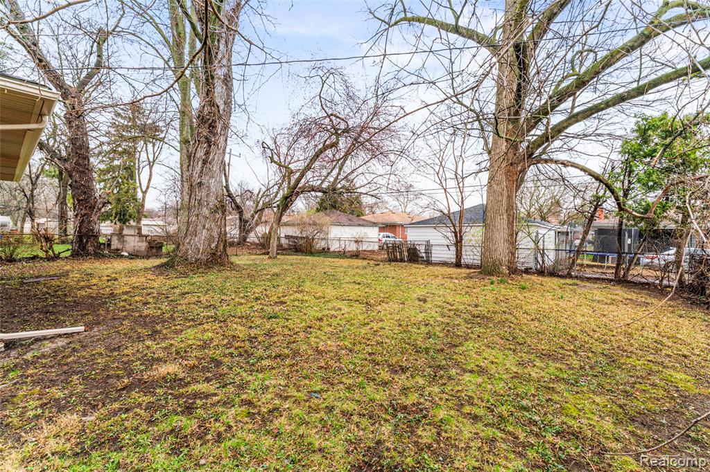 19300 Greydale Avenue, Detroit, MI 48219 — Photo 6