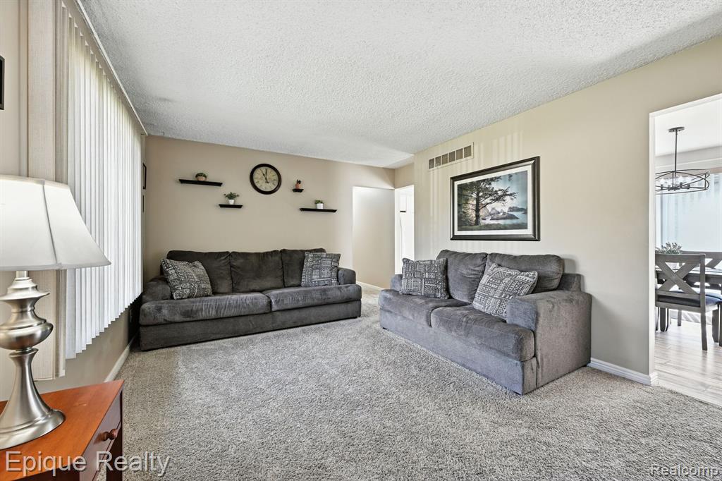 41558 Harvard Drive, Sterling Heights, MI 48313 — Photo 9