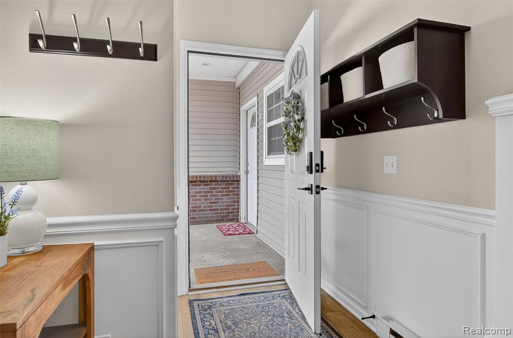 2946 Hunley Drive, Ann Arbor, MI 48105 — Photo 10