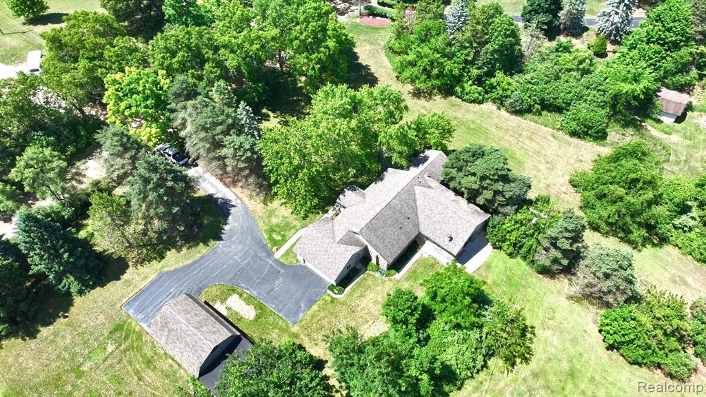 5370 Whipple Lake Road, Clarkston, MI 48348 — Photo 44