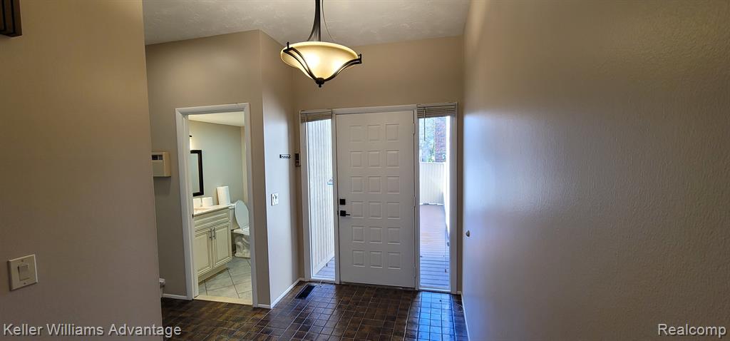 7416 Azalea Court, West Bloomfield, MI — Photo 3