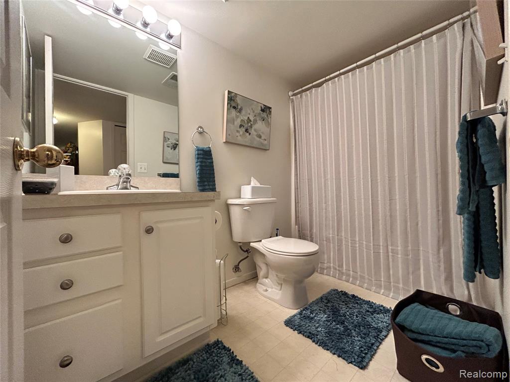 9545 Woodside Circle, Grand Blanc, MI 48439 — Photo 24