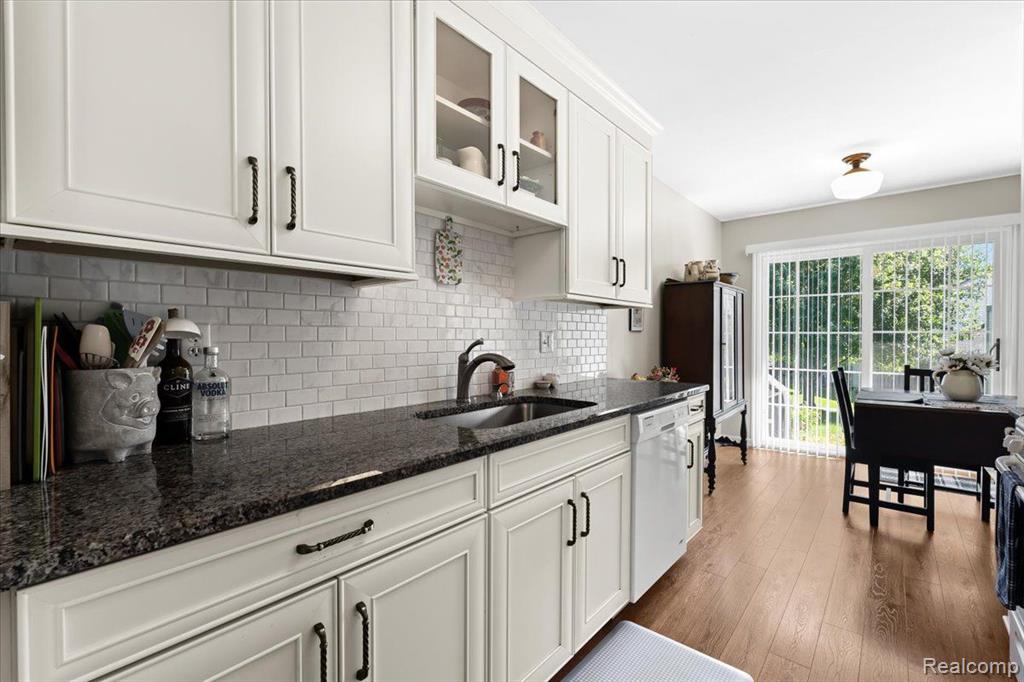 456 WINWOOD Circle, Walled Lake, MI 48390 — Photo 18