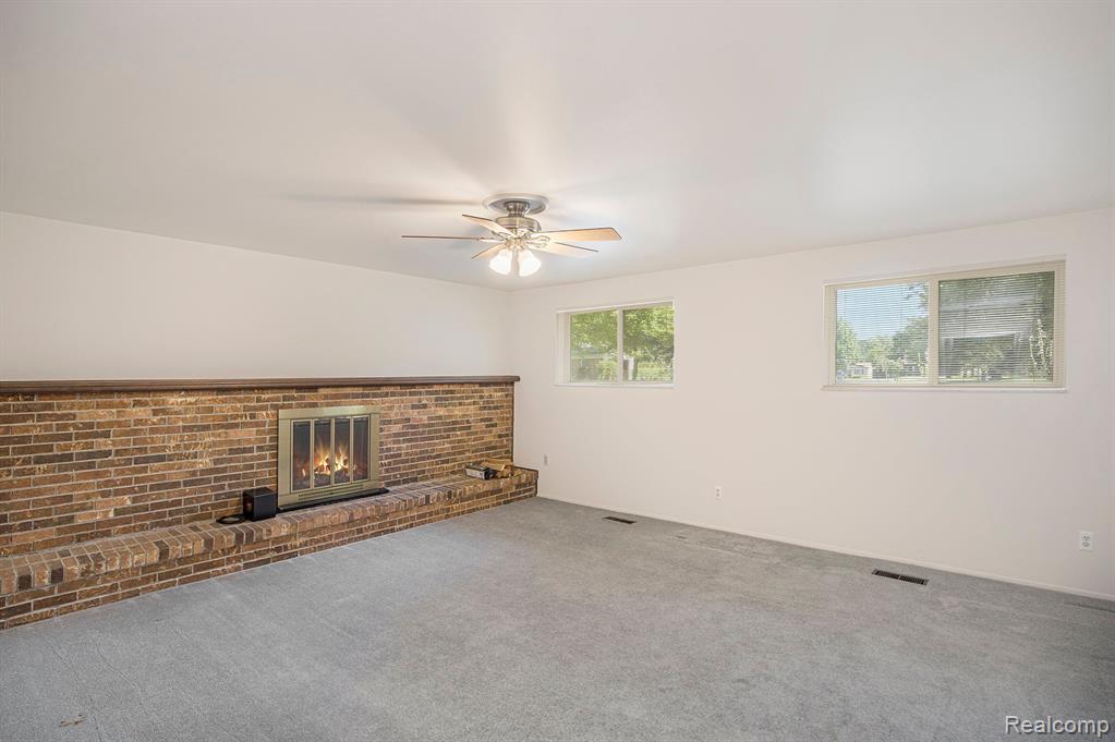 6160 BARKER Drive, Waterford, MI 48329 — Photo 6
