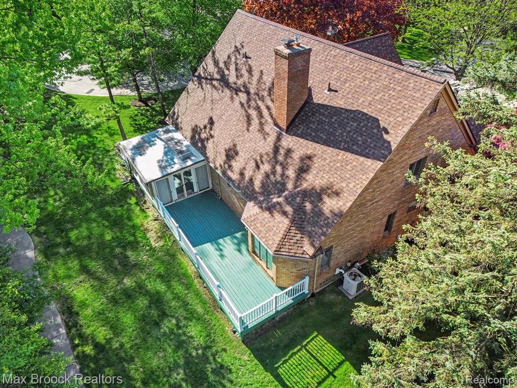 21850 Dover Court, Beverly Hills, MI 48025 — Photo 29
