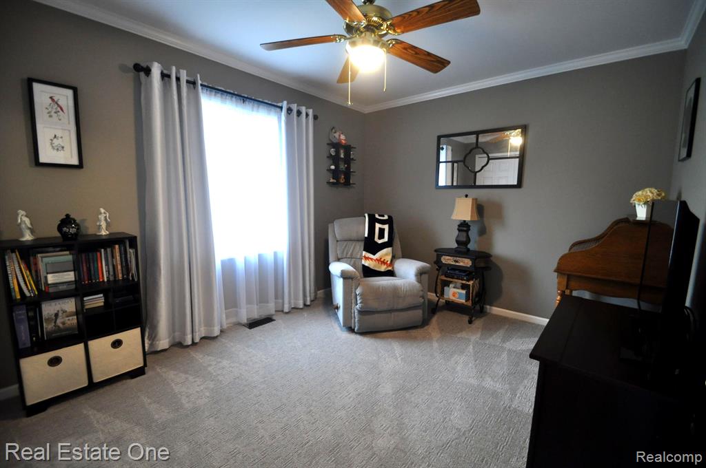 46654 SPRINGHILL Drive, Utica, MI 48317 — Photo 16